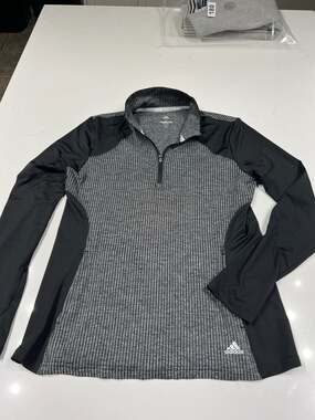 Adidas Golf Women's M 1/4 Zip Pullover - Black and Gray Textured Stripe